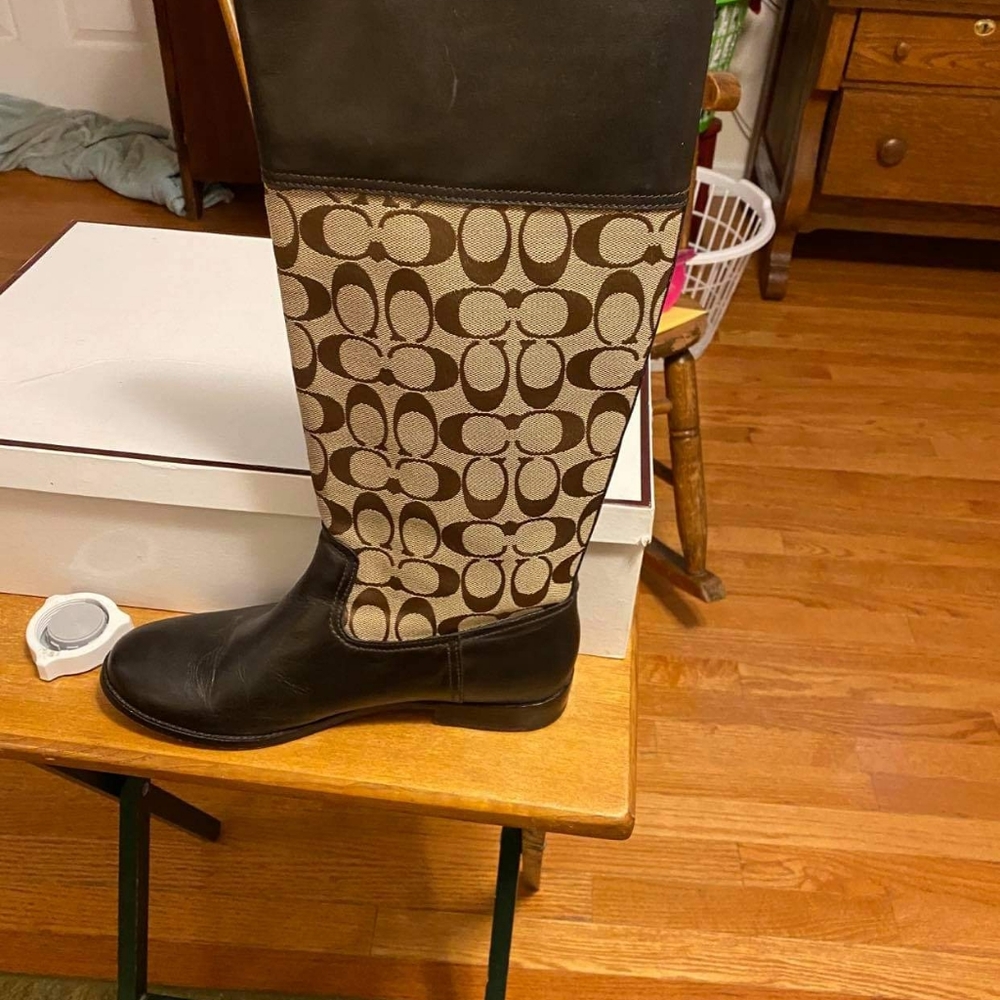 Coach boots